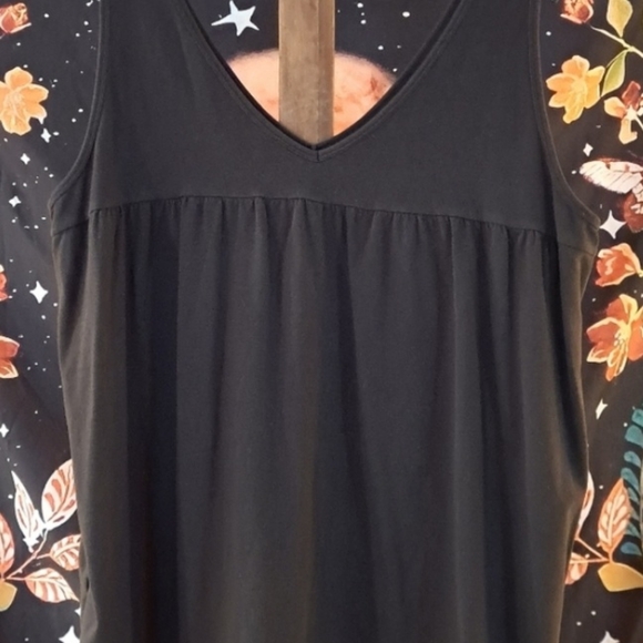 !Bundle! 5 Tank Tops - Picture 10 of 11